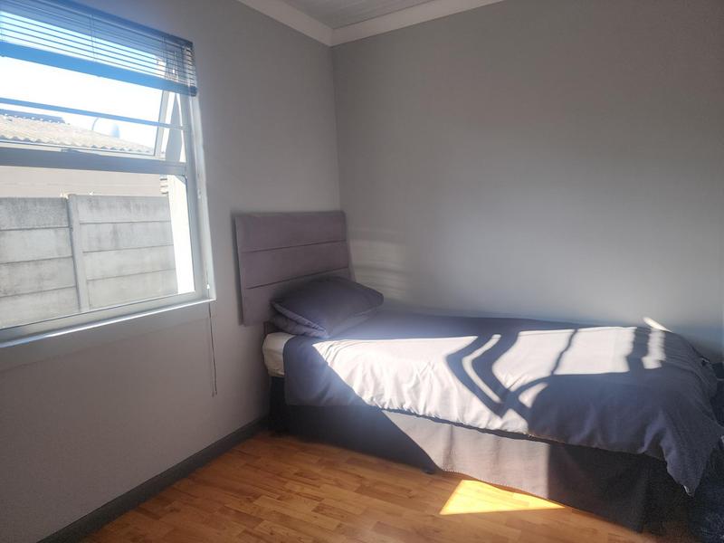 4 Bedroom Property for Sale in Pelikan Park Western Cape